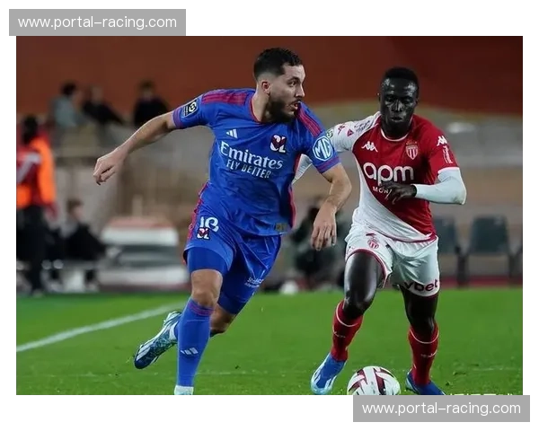 里尔主场战平斯特拉斯堡 定位球防守失误葬送领先优势 里尔主场战平斯特拉斯堡 定位球防守失误葬送领先优势